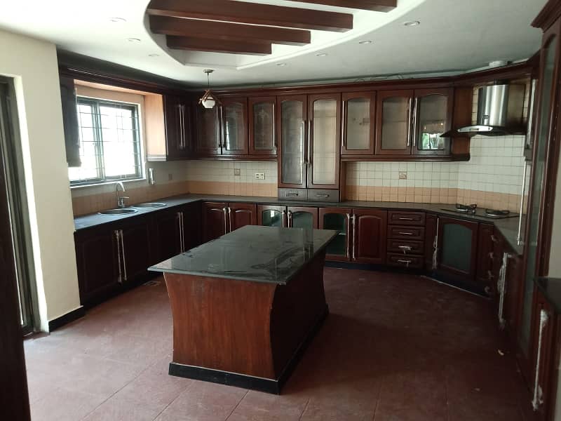 1 Kanal Modern Beautiful House for Rent in FF Block Phase 4 DHA Lahore 7