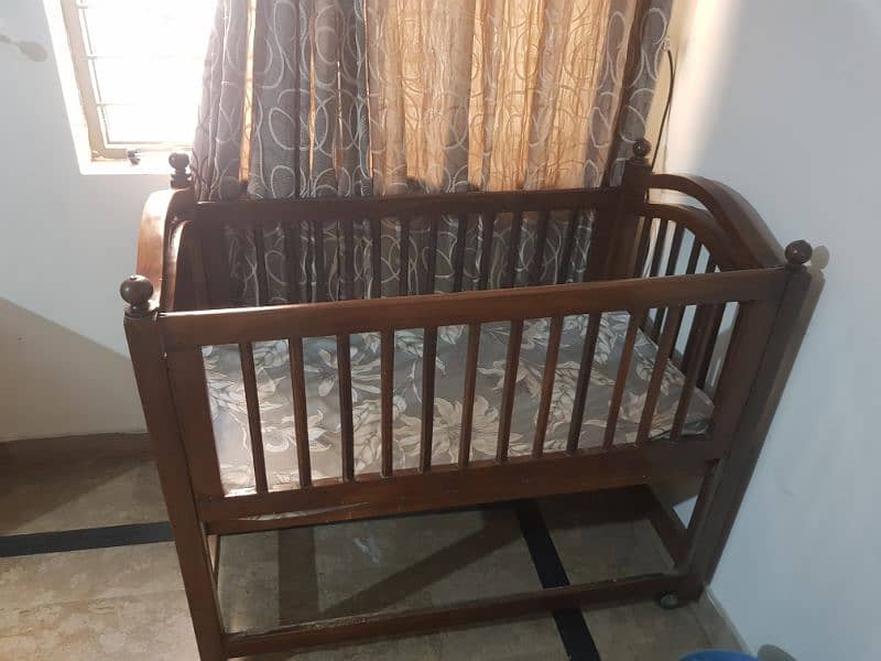 baby cot excellent  condition in pure wood kickar for sale 0