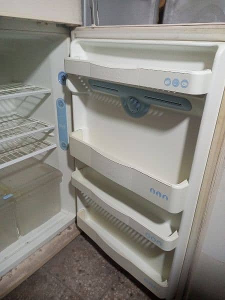 LG Non frost Full jumbo size refrigerator 2