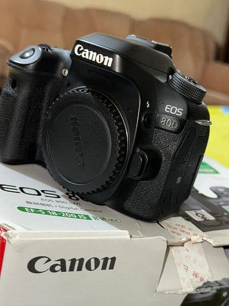 Canon 80D 0