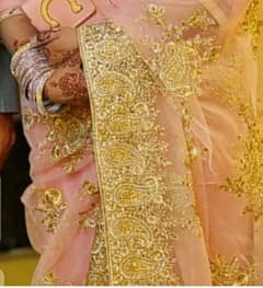 i want sell my beautiful net saree in excellent condition 0