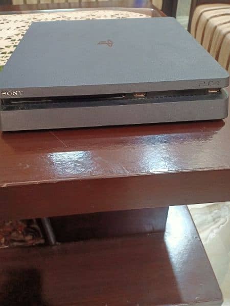 Ps4 Slim 500gb with GTA V CD 7