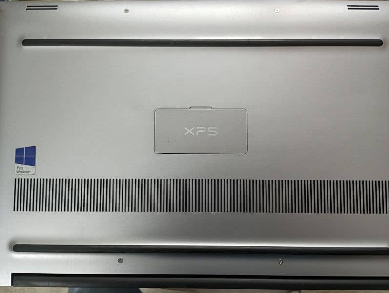 Dell XPS 9560 core i7 6th generation 6