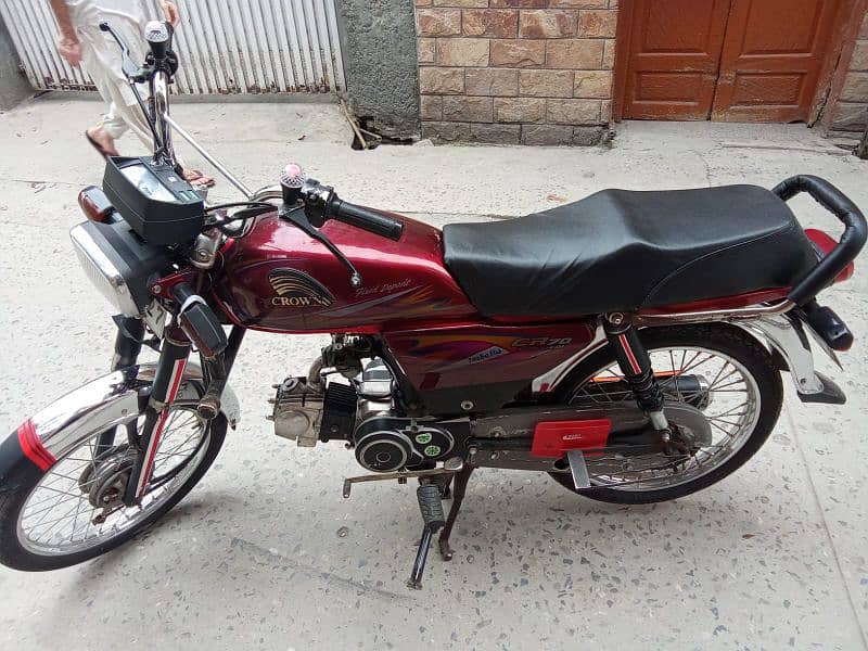 Crown CD 70 bike in good condition 1
