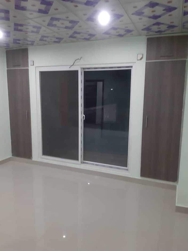 "2nd Floor Flat near Nust - Ideal for Girls Students and Small Fam!" 1