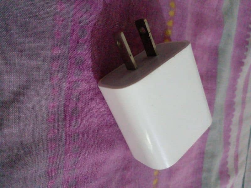 iPhone 20watt charger 0