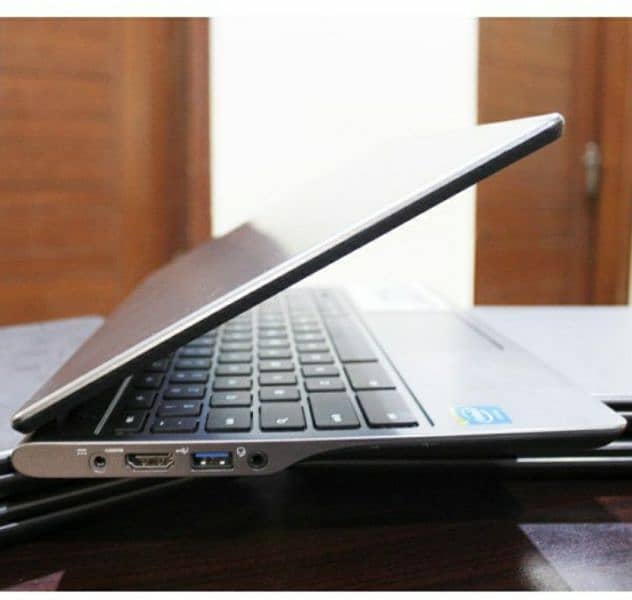 Acer C720 mini Laptop 6