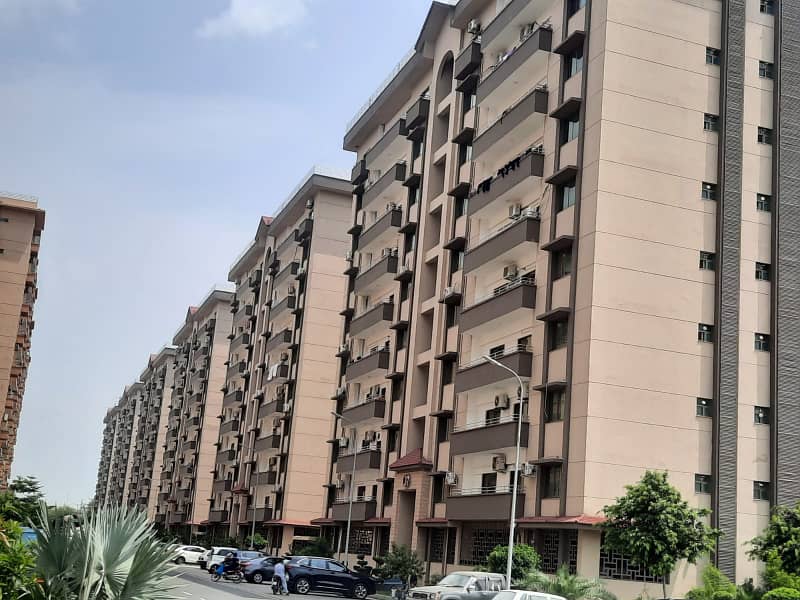 4 bed room Apartment at a very good location in Askari 11 Lahore. 3