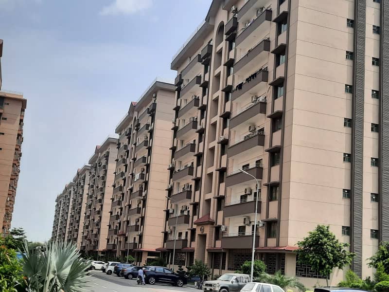4 bed room Apartment at a very good location in Askari 11 Lahore. 4