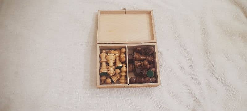 Chess wooden pieces 4