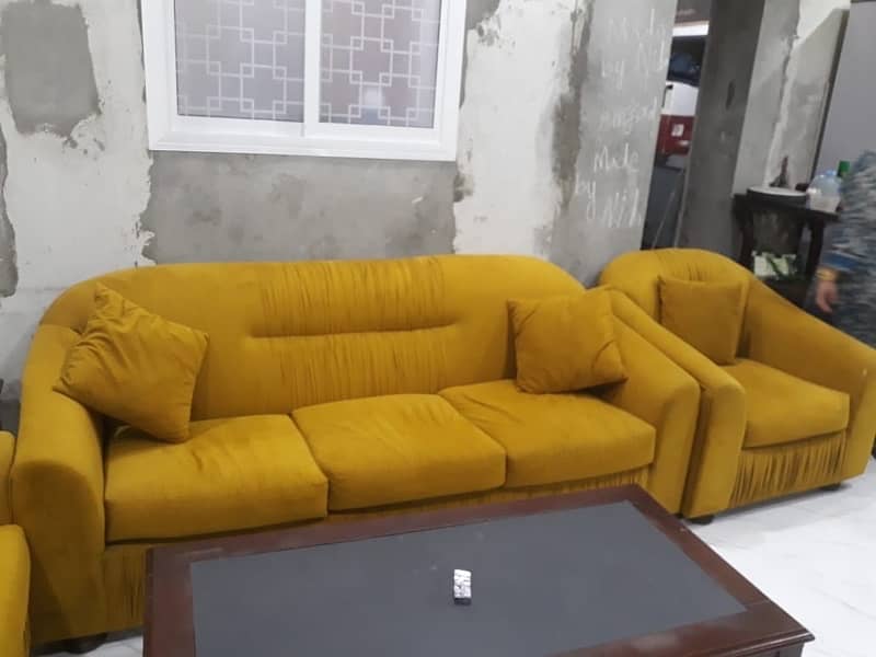 6 seater used sofa fo sale 2