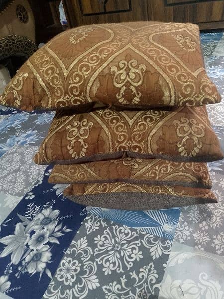 4 piece small cushion and 4 piece large cushion 2