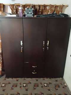3 door wardrobe new only use in 15 days