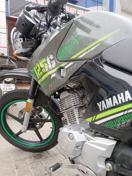 Yamaha YBR125 G 10