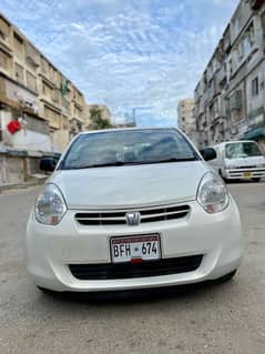 Toyota Passo Pearl white