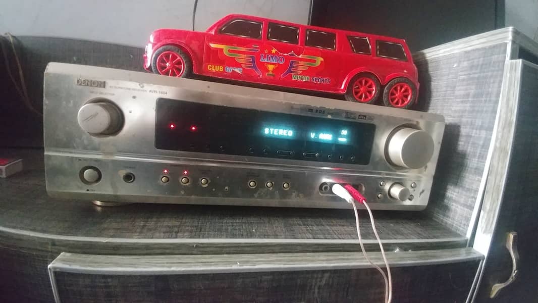 Denon Amplifier AVR-1604 and Yamaha Speaker 1
