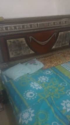 Double bed almirah Devider dressing for sale