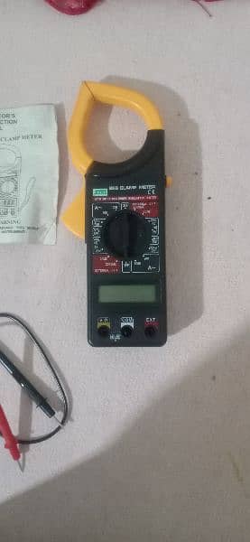 AC volt and ampair meter in good condition 0
