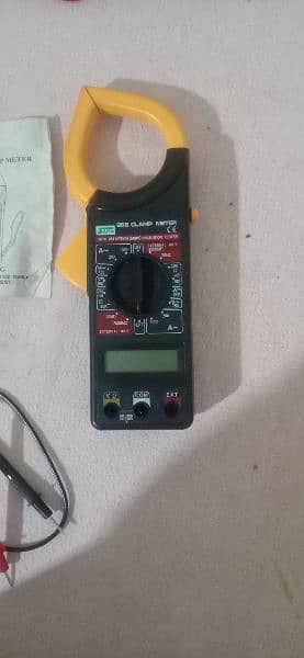 AC volt and ampair meter in good condition 1