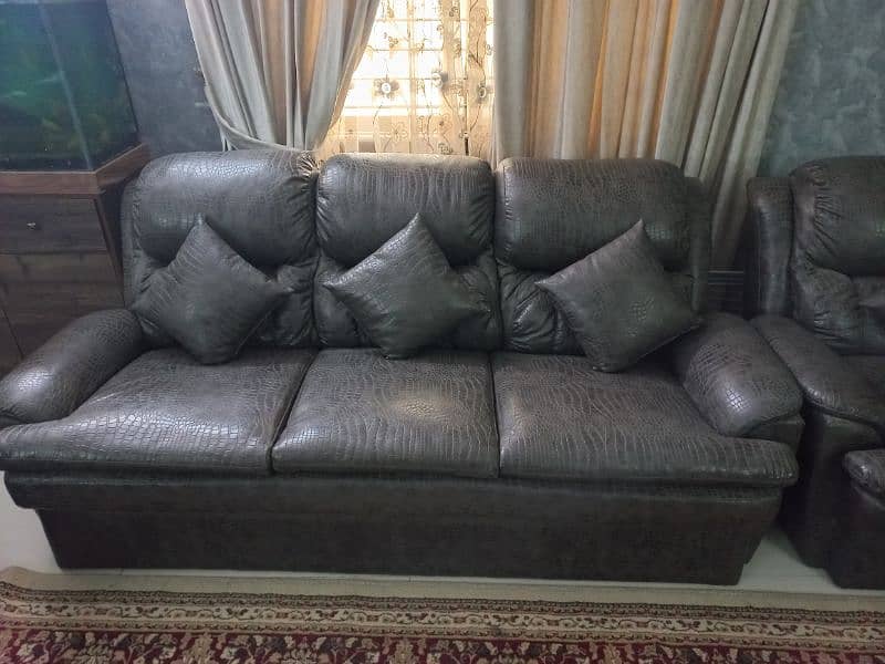 7 seater leather sofa set excellent condition 2