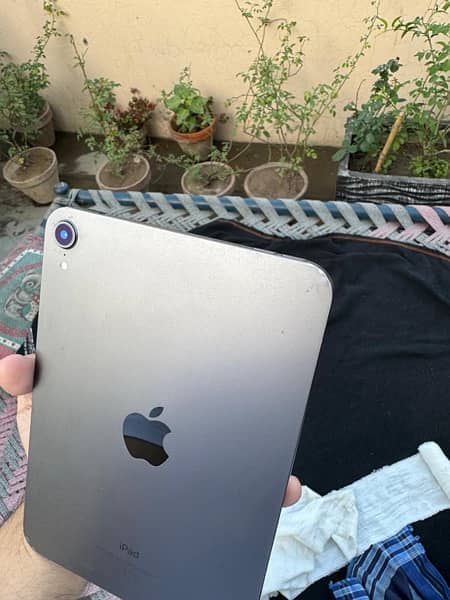 iPad Mini 6 (256GB Grey ) 7