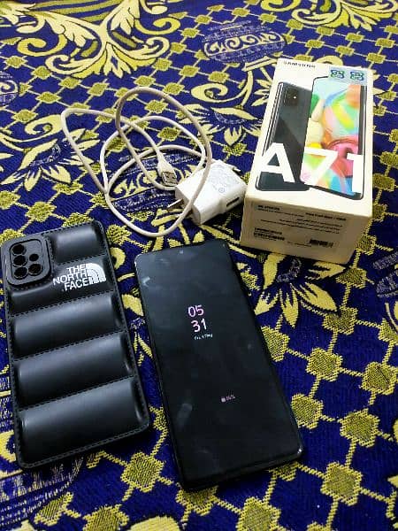 samsung a71 mobile 10/9  condition he 8gb 128 wala verinat he 2