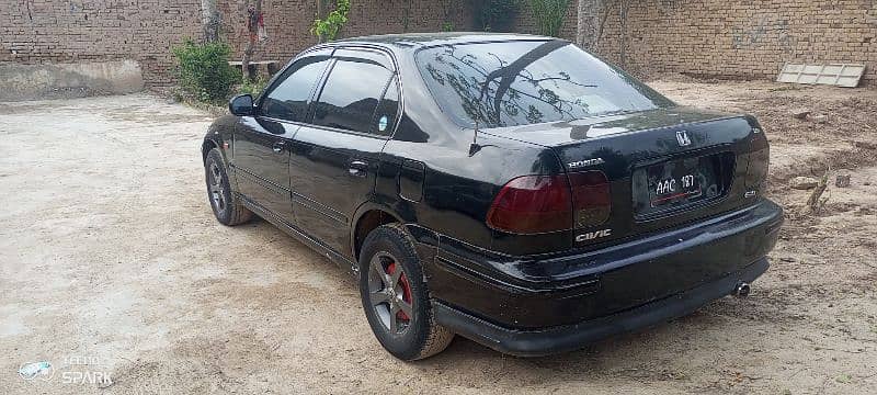 Honda Civic EXi 1996 4