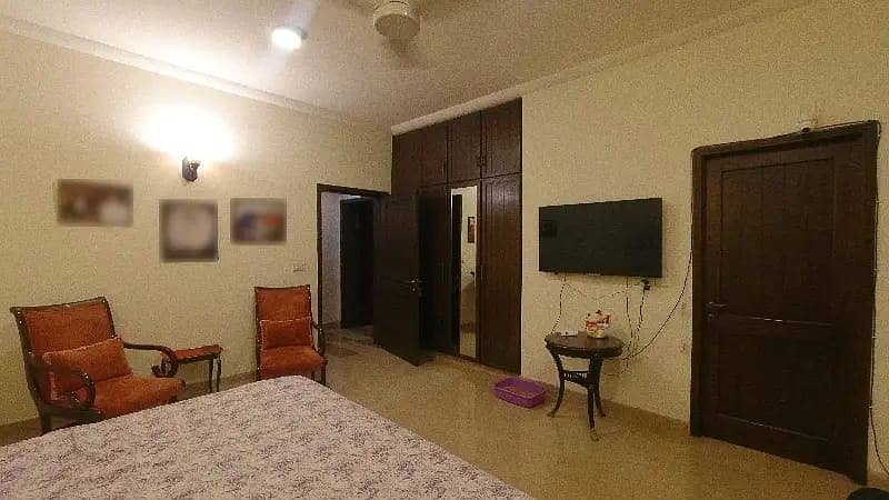 One Kanal Beautiful Luxurious Full House For Rent With Basement In DHA Phase 4 Lahore 7