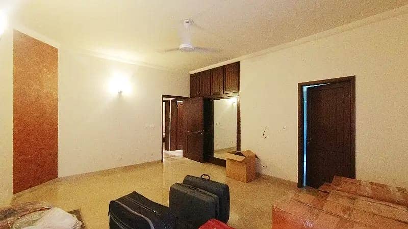 One Kanal Beautiful Luxurious Full House For Rent With Basement In DHA Phase 4 Lahore 20