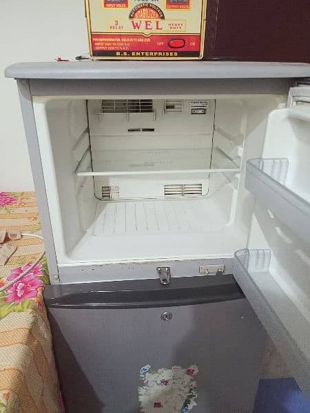 Singer fridge (Frost Free and Deodorization) 1
