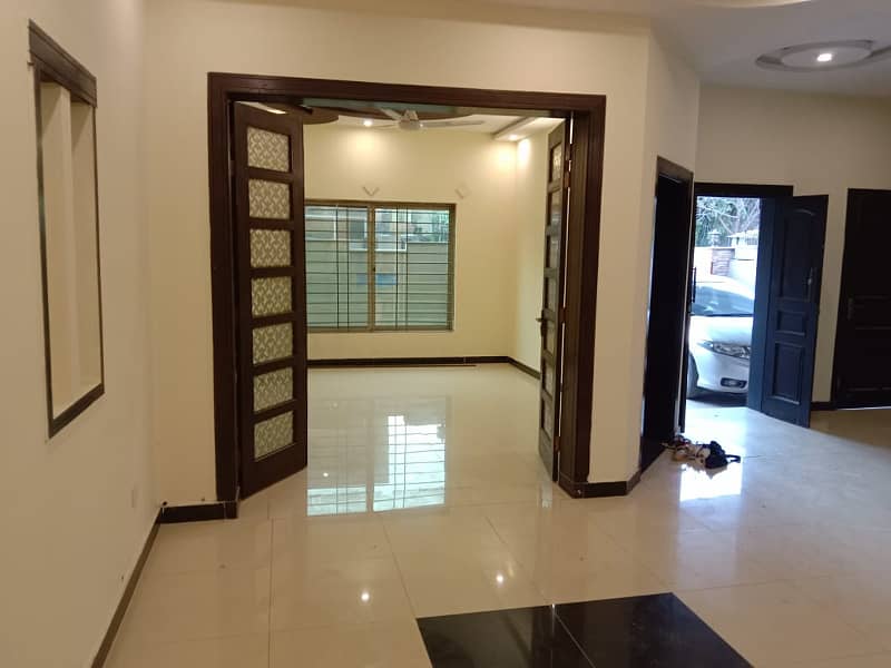 10 Marla full house available for rent in phase 4 bahria town Rawalpindi 0