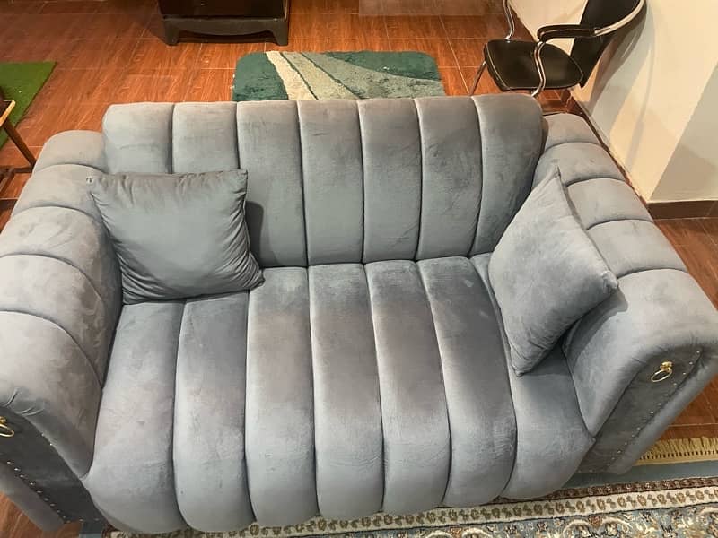 7 seater sofa  set 10 on 10 condition 0