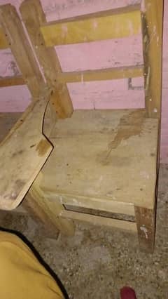 4 pur wood chairs in good condition