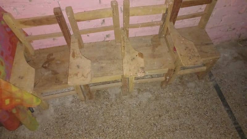 4 pur wood chairs in good condition 1