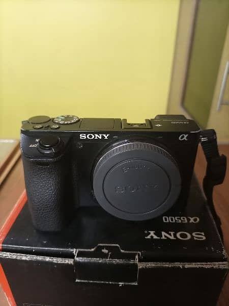 Sony A6500 for sale with 16.50 kit lens 1