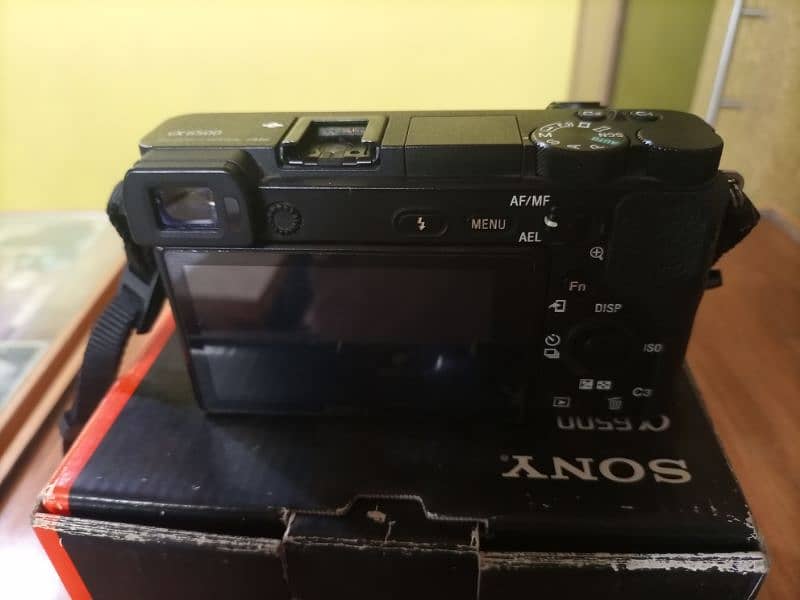 Sony A6500 for sale with 16.50 kit lens 3