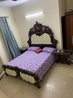 shesham king bed set side table dressing for sale urgenltt