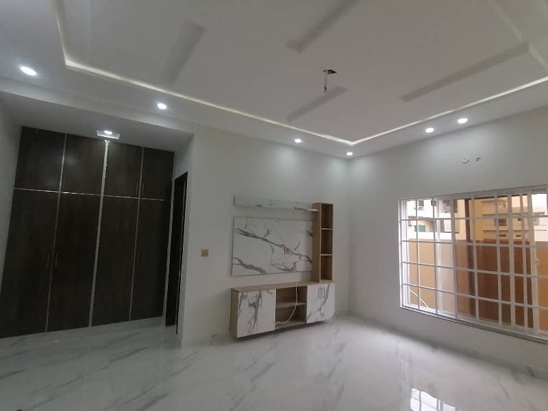 10 Marla B. New D storey House for sale in college Road Lahore 5