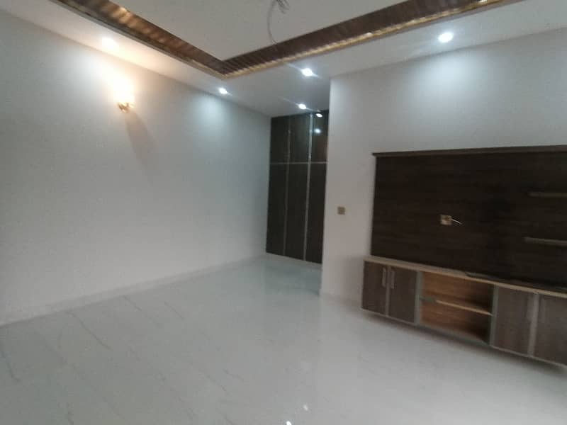10 Marla B. New D storey House for sale in college Road Lahore 24