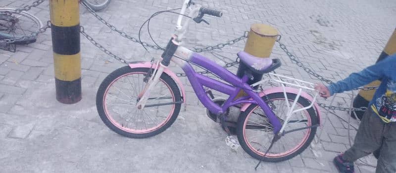 3 cycles and 1 kids car for sale 6000 per piece he 4