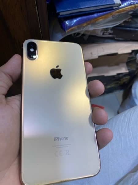Iphone xs max gold 256 gb water pack 6 month warranty  97 health 2