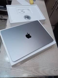 MacBook Air m2 chip 2022 model for sale out no repair