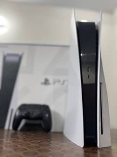 PS5 Disc edition barely used with box
