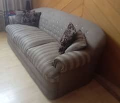 05 SEATER SOFA SET USED BUT MAINTAINED