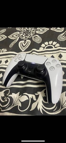 PlayStation 5 controllers 3
