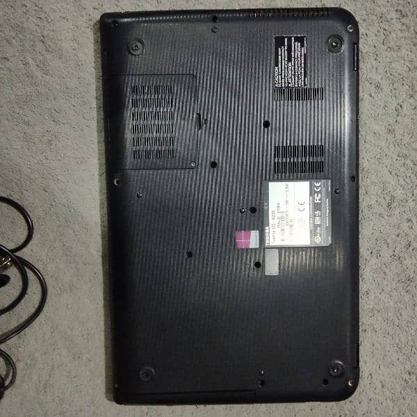 TOSHIBA Laptop, Home used- From USA 1