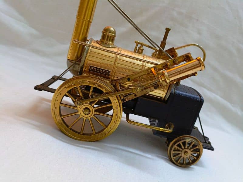 Vintage Modil metal Craft Stephenson Rocket 8