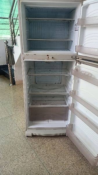 Dawlance Refrigerator Medium 1
