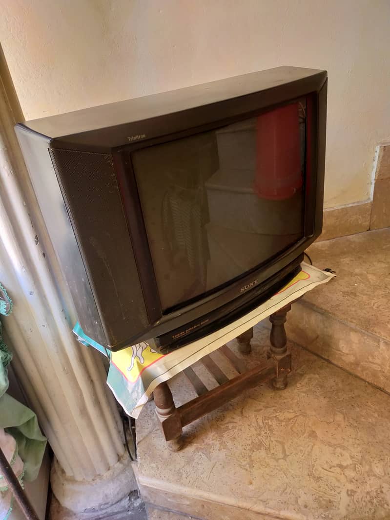 Used sony tv in good condition 4