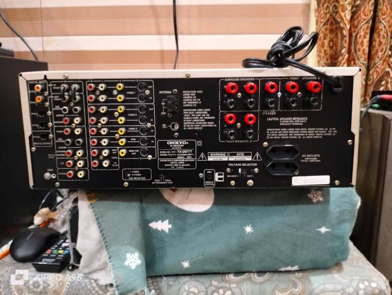ONKYO Amplifier Model TX DS 777 8